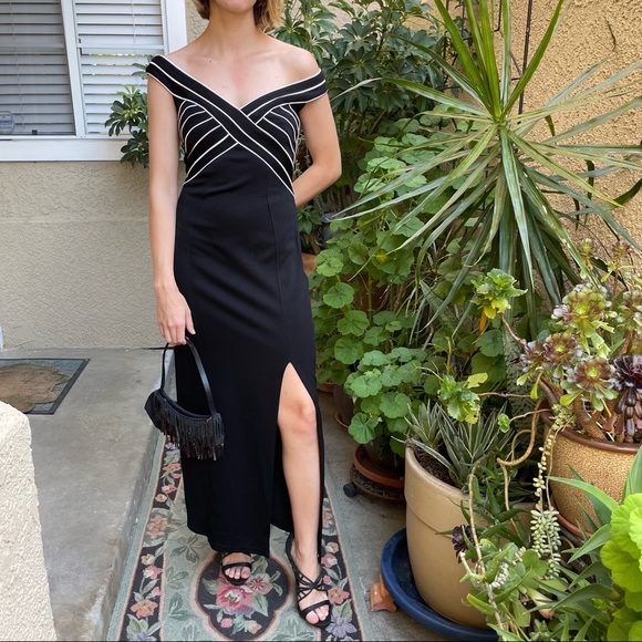 Vintage black/silver Tadashi maxi dress with deep slit in front - Picture 4 of 9